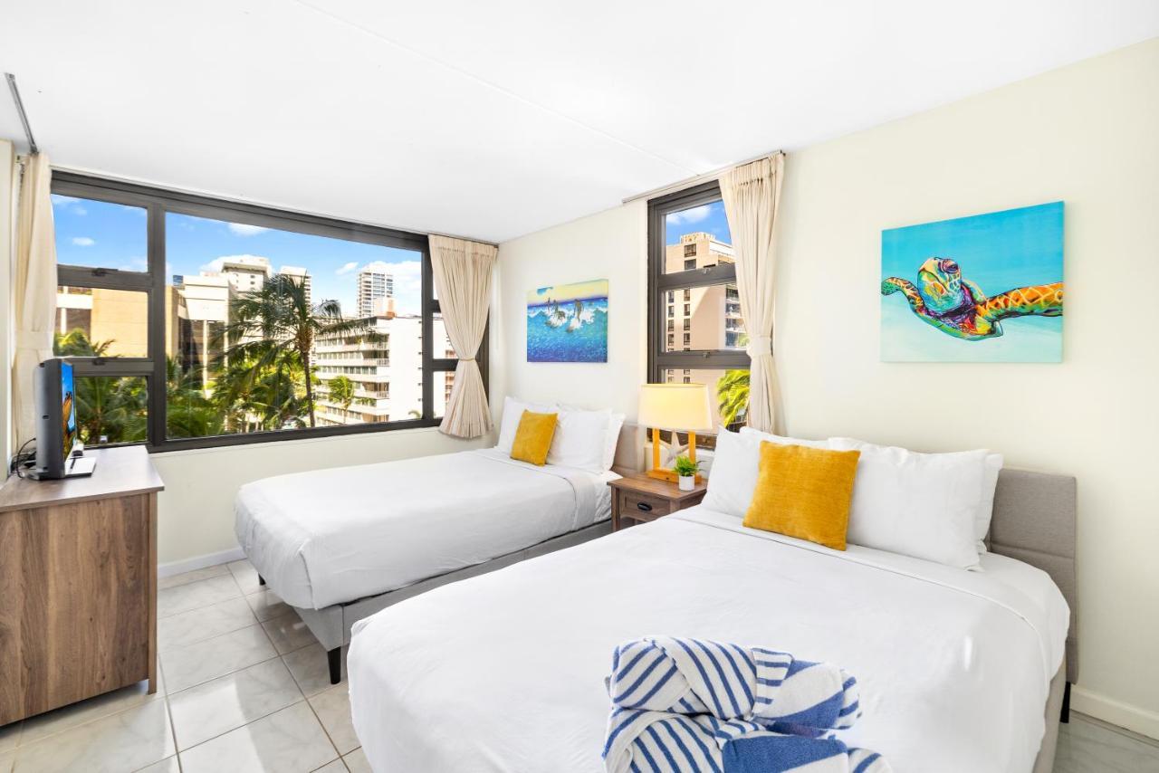 Waikiki Banyan Oasis With Partial Ocean View, 1-block To Beach, Free Parking Appartement